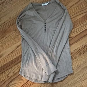 Bundle 2 long sleeve Henley thermal